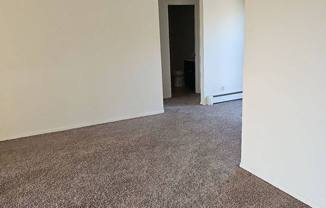 1 bed, 1 bath, 400 sqft, $695, Unit #8