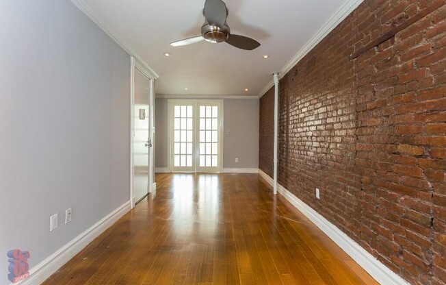 118 E 7th Street