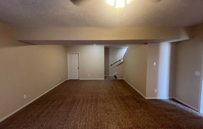 3 beds, 3 baths, 2,224 sqft, $1,350, Unit A