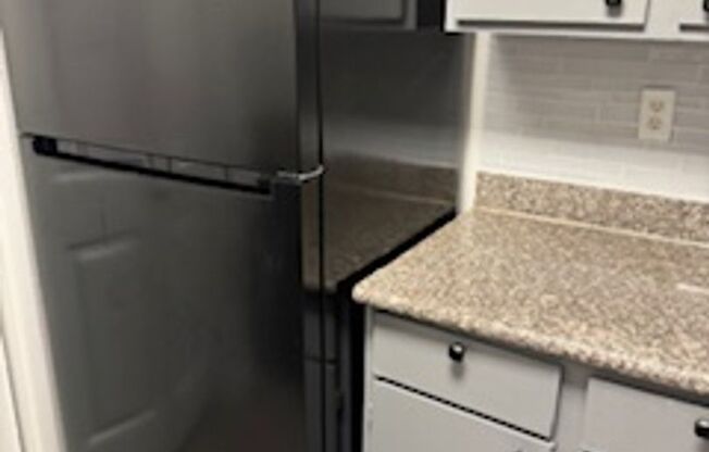 1 bed, 1 bath, 750 sqft, $925, Unit 6713