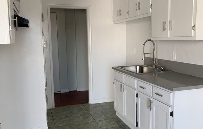 1 bed, 1 bath, $2,050, Unit 16