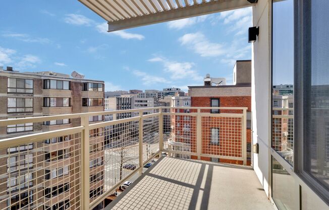 2 beds, 2 baths, 867 sqft, $4,425, Unit 805