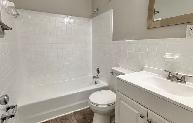 2 beds, 1 bath, $1,275