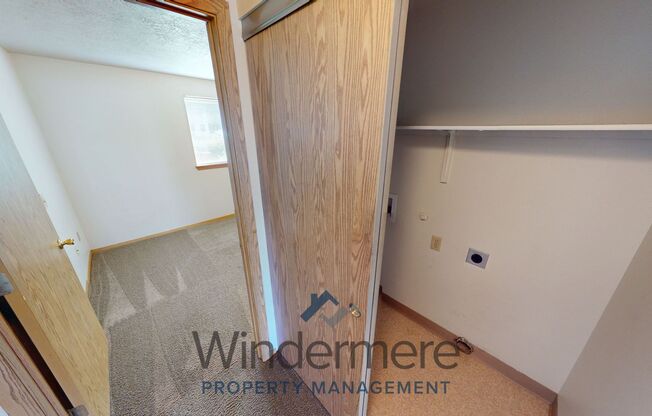 2 beds, 1 bath, 828 sqft, $1,095, Unit 71