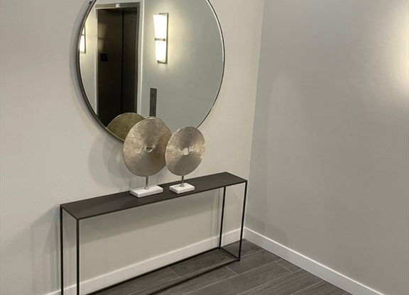 2 beds, 1 bath, $2,250, Unit 401