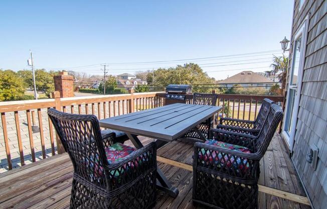 4 beds, 2 baths, 2,100 sqft, $3,500