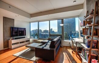 1 bed, 1 bath, 970 sqft, $2,700, Unit 707