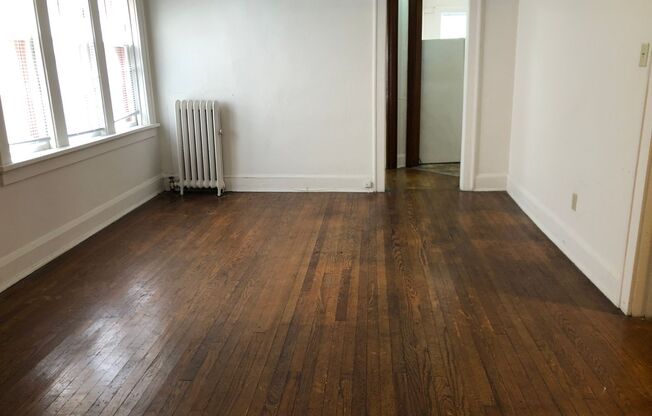 2 beds, 1 bath, 1,100 sqft, $1,225, Unit 10