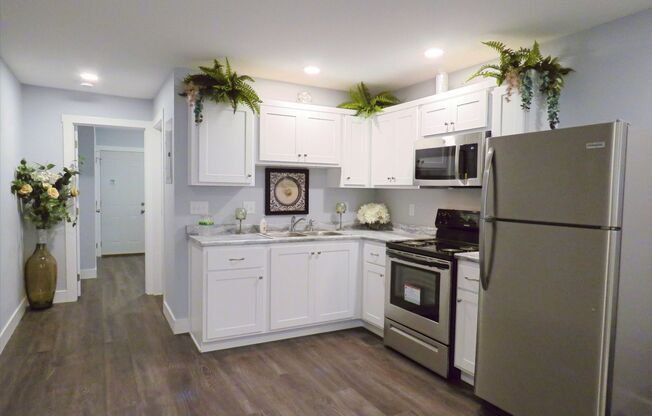 1 bed, 1 bath, 500 sqft, $849, Unit Newly