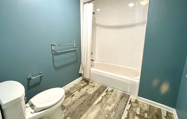 2 beds, 1 bath, $3,250