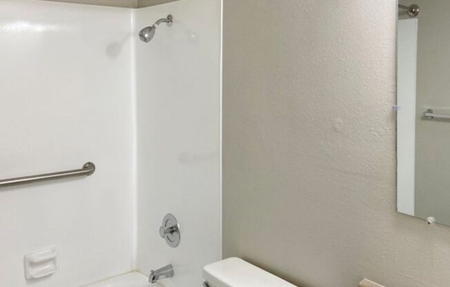 1 bed, 1 bath, 673 sqft, $1,315, Unit 18