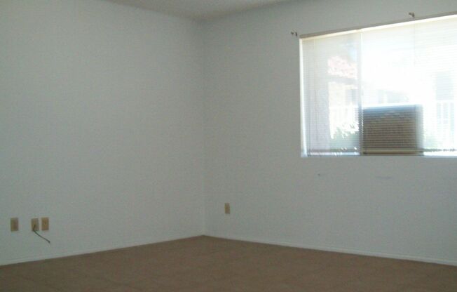 2 beds, 1 bath, $1,050, Unit 106