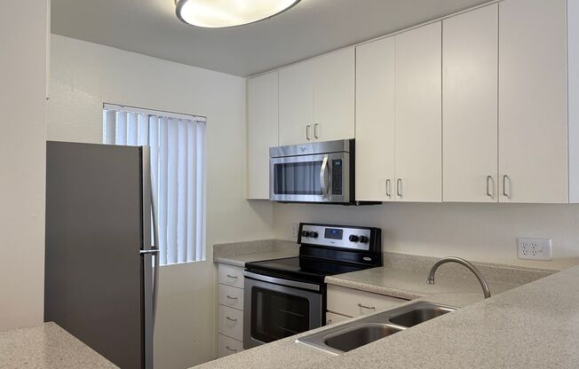 1 bed, 1 bath, 495 sqft, $2,275, Unit C-121