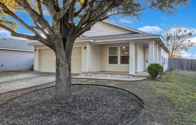 Charming 3 Bed, 2 Bath House with Serene Yard