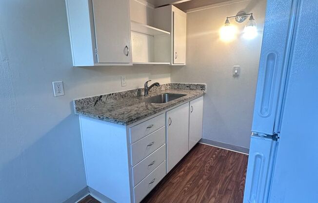 1 bed, 1 bath, 650 sqft, $2,200, Unit 17