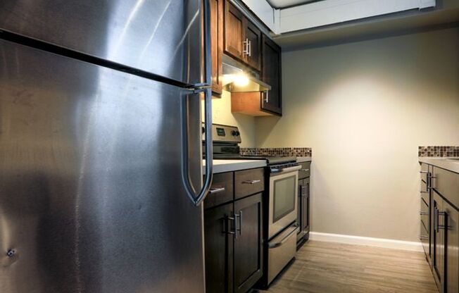2 beds, 1 bath, 910 sqft, $1,925, Unit 16