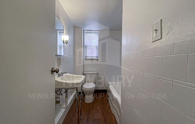 1 bed, 1 bath, 564 sqft, $725, Unit T 10