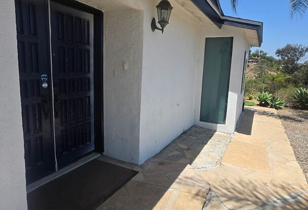 House FOR RENT in Bonita!! Pool and views.