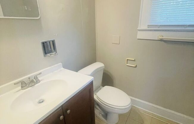 2 beds, 1 bath, $1,255