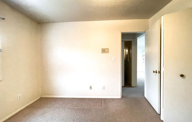 2 beds, 1 bath, 814 sqft, $800, Unit 2301 1A