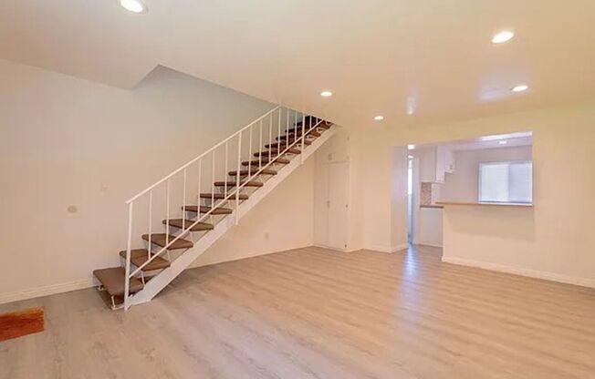 5593 Pioneer Blvd - Unit 18, Whittier: Spacious 2 Bed 1.5 Bath Townhome!