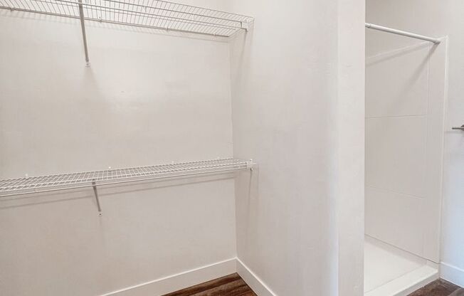 2 beds, 2 baths, 946 sqft, $1,299, Unit 530