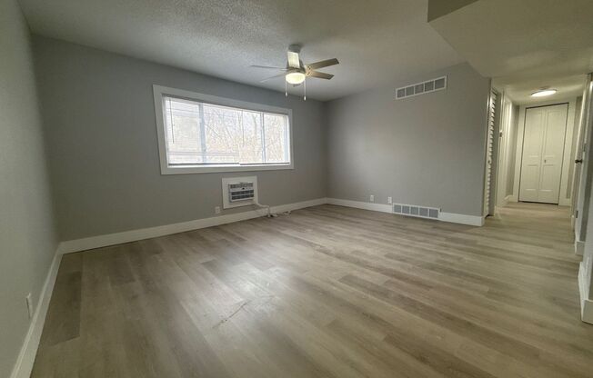 2 beds, 1 bath, $795, Unit B8
