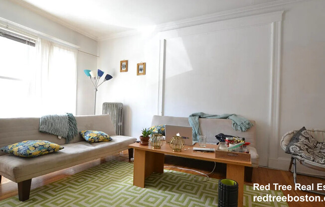 25 Colborne Rd Apt 1