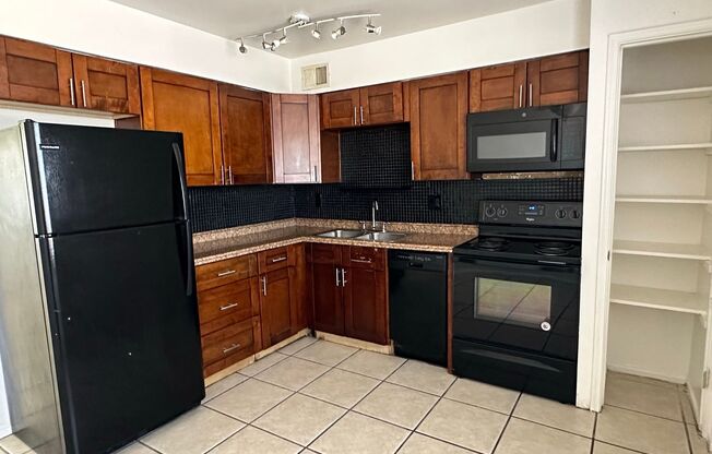 Cute 2 bedroom townhome in Tempe