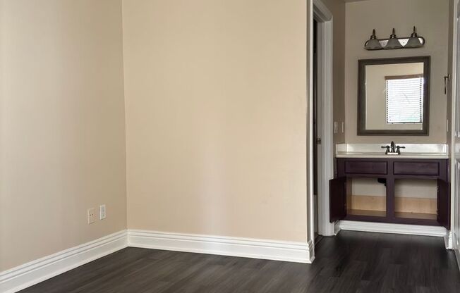 1 bed, 1 bath, $2,095, Unit # 82