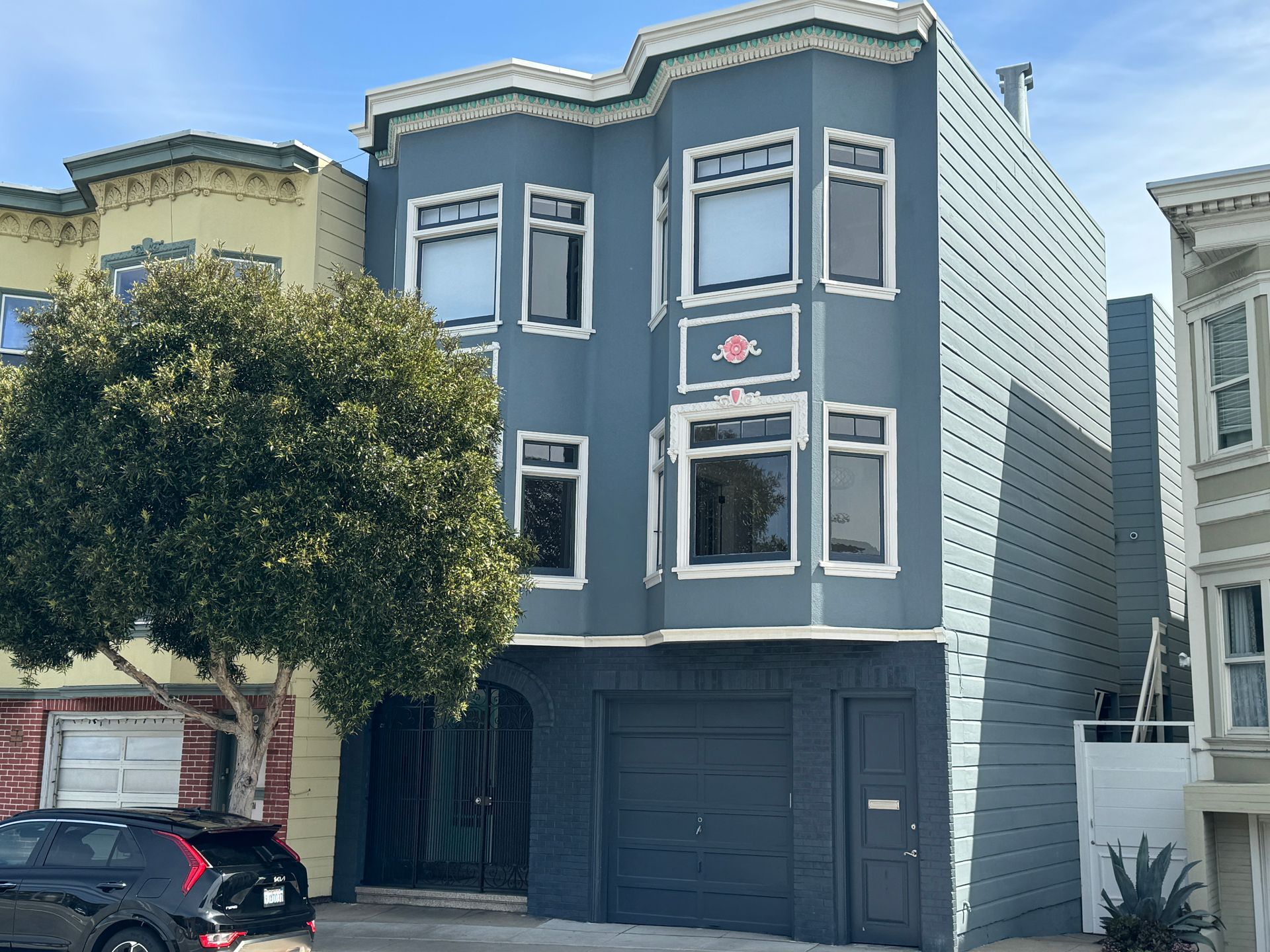 Bernal/Mission/Noe: Updated Flat w/ Shared Yard & in-unit W/D