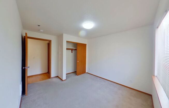 2 beds, 1 bath, $1,595, Unit 207