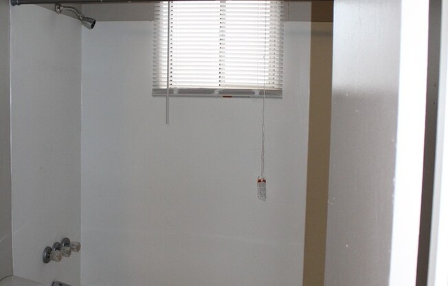 2 beds, 1 bath, 800 sqft, $879, Unit Unit #1