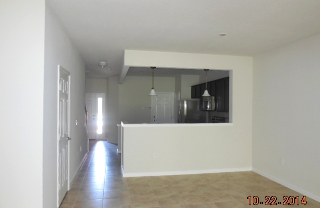 3 beds, 2.5 baths, $1,950