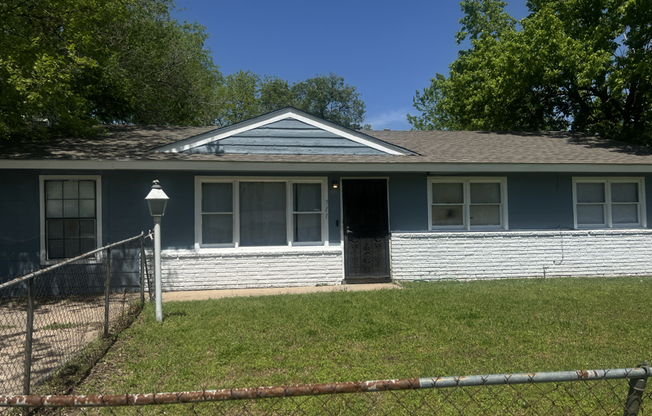 711 E 52 PL N