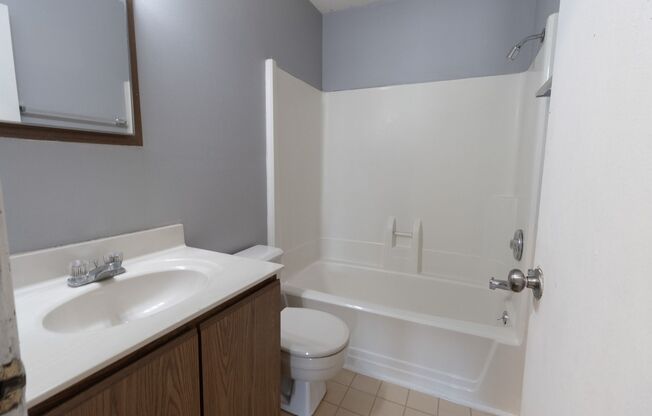 2 beds, 1.5 baths, $950, Unit Apt D