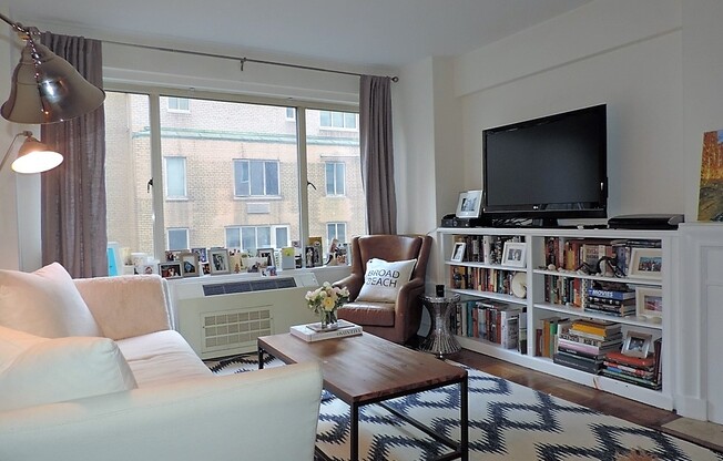 1 bed, 1 bath, 762 sqft, $5,250, Unit 3G