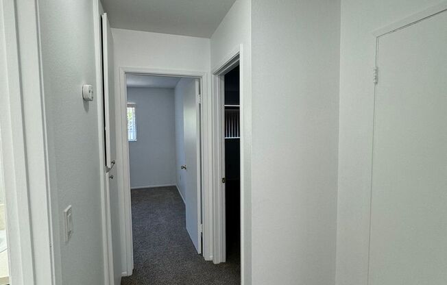 2 beds, 1 bath, 900 sqft, $2,600, Unit 4