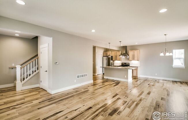 4 Bedroom Townhome Available ASAP! Great Location! MOVE IN SPECIAL!