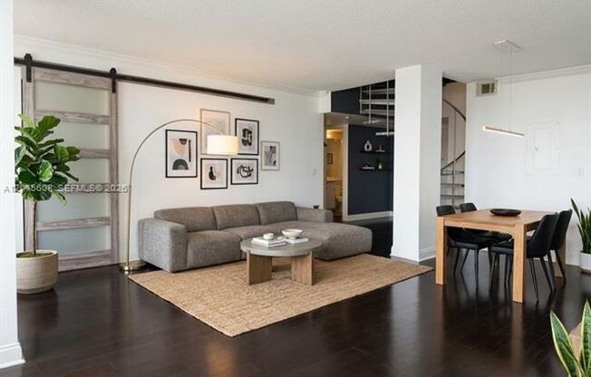 3 beds, 2.5 baths, $5,500, Unit # PENTHOUSE 22