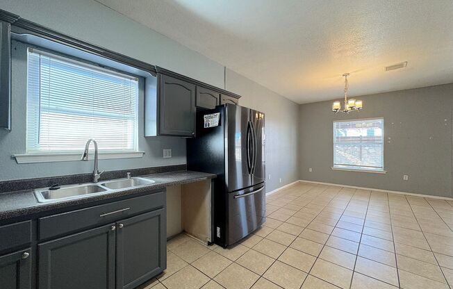 3 beds, 2 baths, $1,485