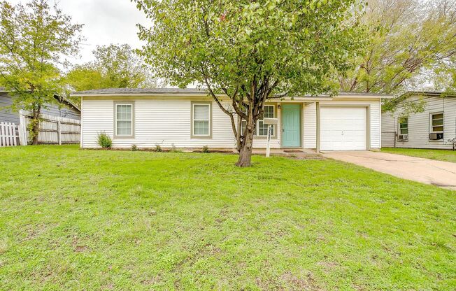 Amazing 3 Bed, 1 Bath in NE Fort Worth, Ready for New Tenants- 76111
