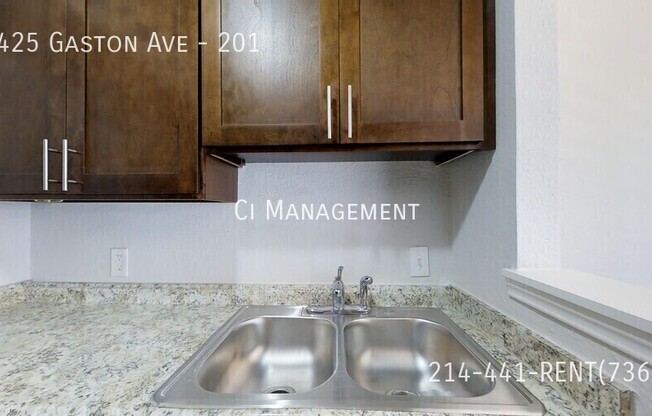 5425 Gaston Ave Apt 112