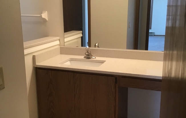 2 beds, 1 bath, 965 sqft, $1,750, Unit 7617CH