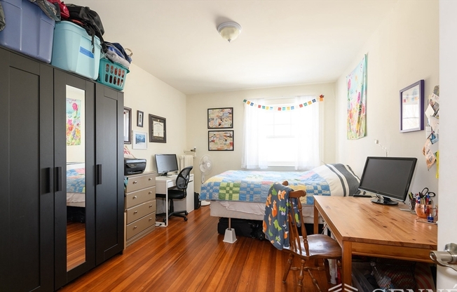 2 beds, 1 bath, 1,250 sqft, $3,800, Unit 23