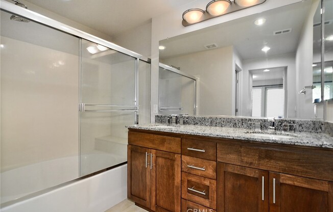3 beds, 2.5 baths, 1,490 sqft, $4,500, Unit 231