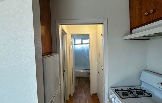 1 bed, 1 bath, $2,200, Unit 1159 E Meta St Apt #5