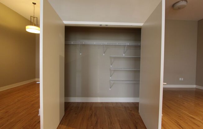 1 bed, 1 bath, 990 sqft, $1,610, Unit 211