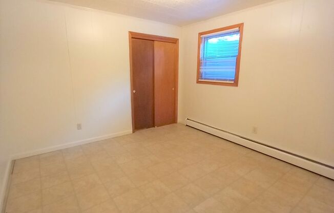 2 beds, 1 bath, 903 sqft, $1,240, Unit G-5