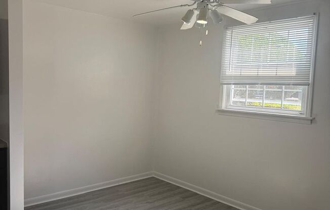 3 beds, 1 bath, 1,000 sqft, $1,800, Unit 145HS